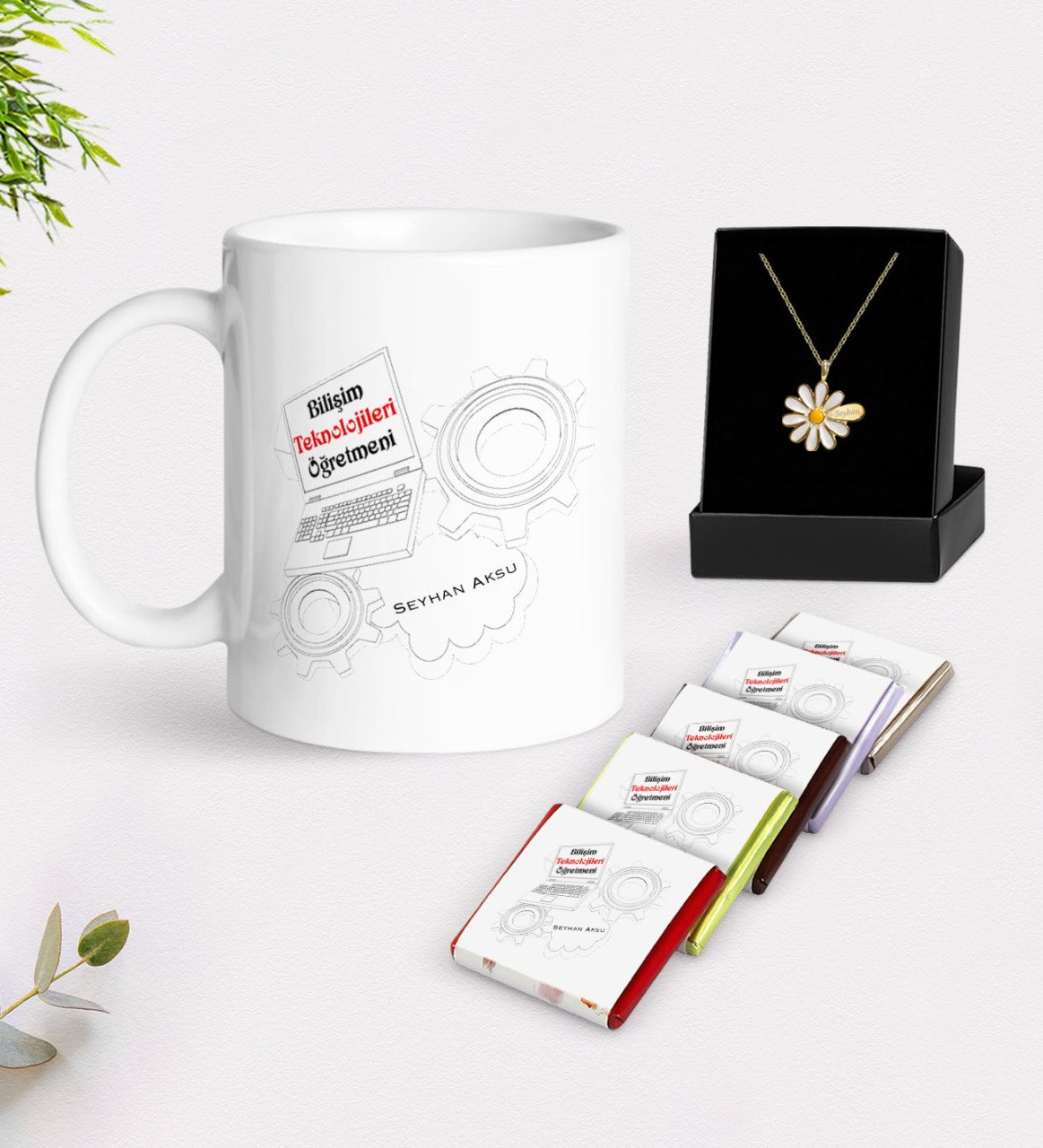 Kişiye Özel Bilişim Teknolojileri Öğretmeni Beyaz Kupa Çikolata ve İsimli Papatya Kolye Hediye Seti-1