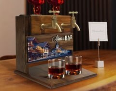 BK Gift Kişiye Özel Kabartma İsimli ve Tarihli Çift Musluklu Doğal Ahşap İçki Standı-24, İçki Standı, Doğum Günü Hediyesi, Ev Hediyesi