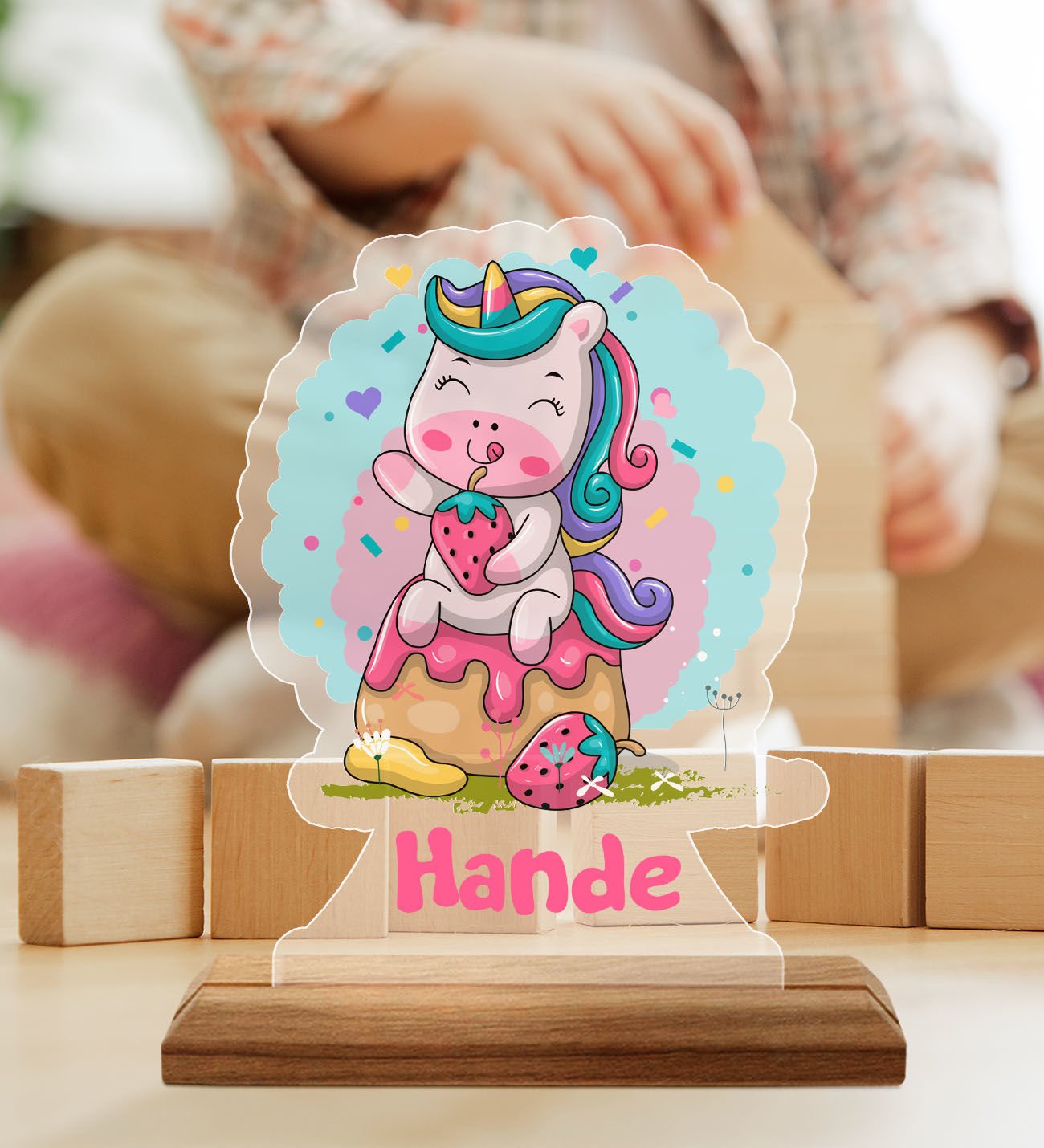 BK Gift Kişiye Özel İsimli Sevimli Unicorn Tasarımlı Ahşap Standlı Pleksi Biblo-1
