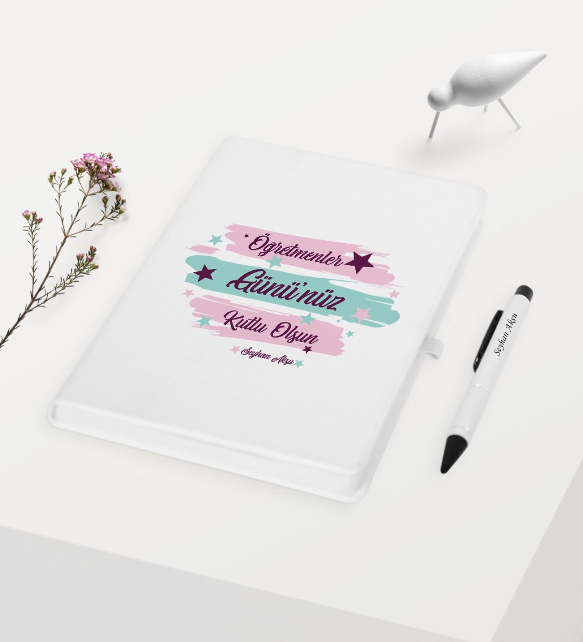 Kişiye Özel Öğretmenler Gününüz Kutlu Olsun Temalı Beyaz Defter Kalem Hediye Seti - 4