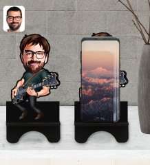 Kişiye Özel Erkek Gitarist Karikatürlü Ahşap Biblo Telefon Standı-1
