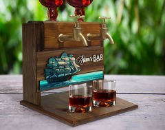 BK Gift Kişiye Özel Kabartma İsimli ve Tarihli Çift Musluklu Doğal Ahşap İçki Standı-36, İçki Standı, Doğum Günü Hediyesi, Ev Hediyesi