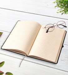 Kişiye Özel Kadın Soyut Karikatürlü Siyah Defter Kalem Ve Anahtarlık Hediye Seti-15