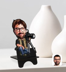 Kişiye Özel Erkek Fotoğrafçı Karikatürlü Ahşap Biblo Telefon Standı-1