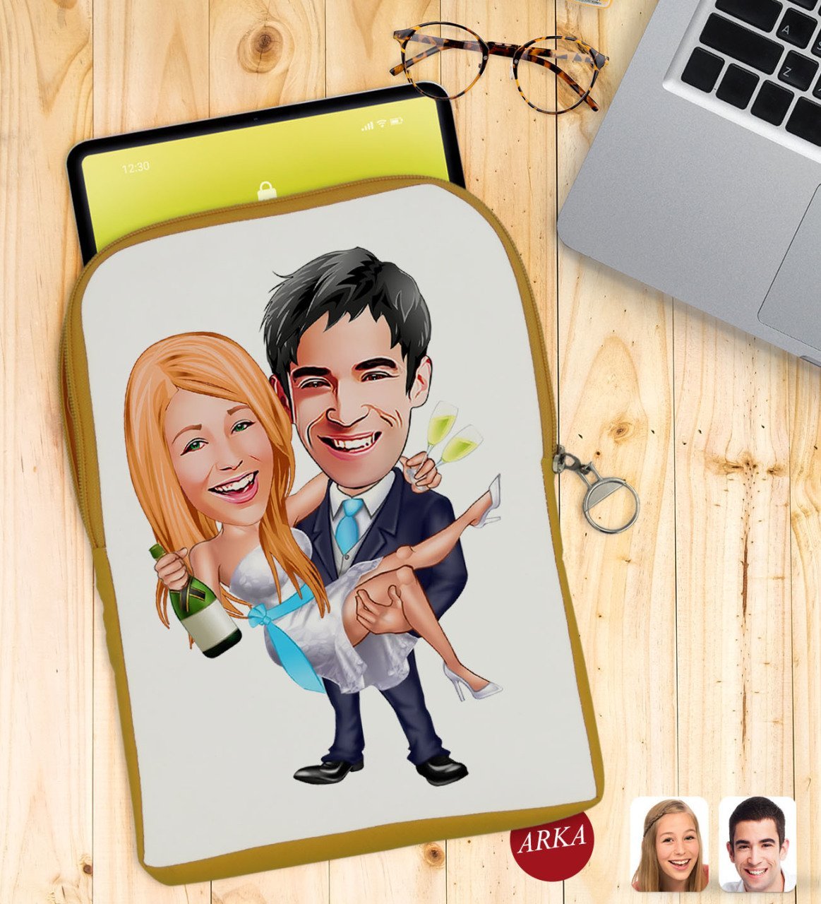 Kişiye Özel Evleniyoruz Karikatürlü Taşınabilir Koruyucu Tablet Kılıfı & Organizer Çanta - Sarı-4