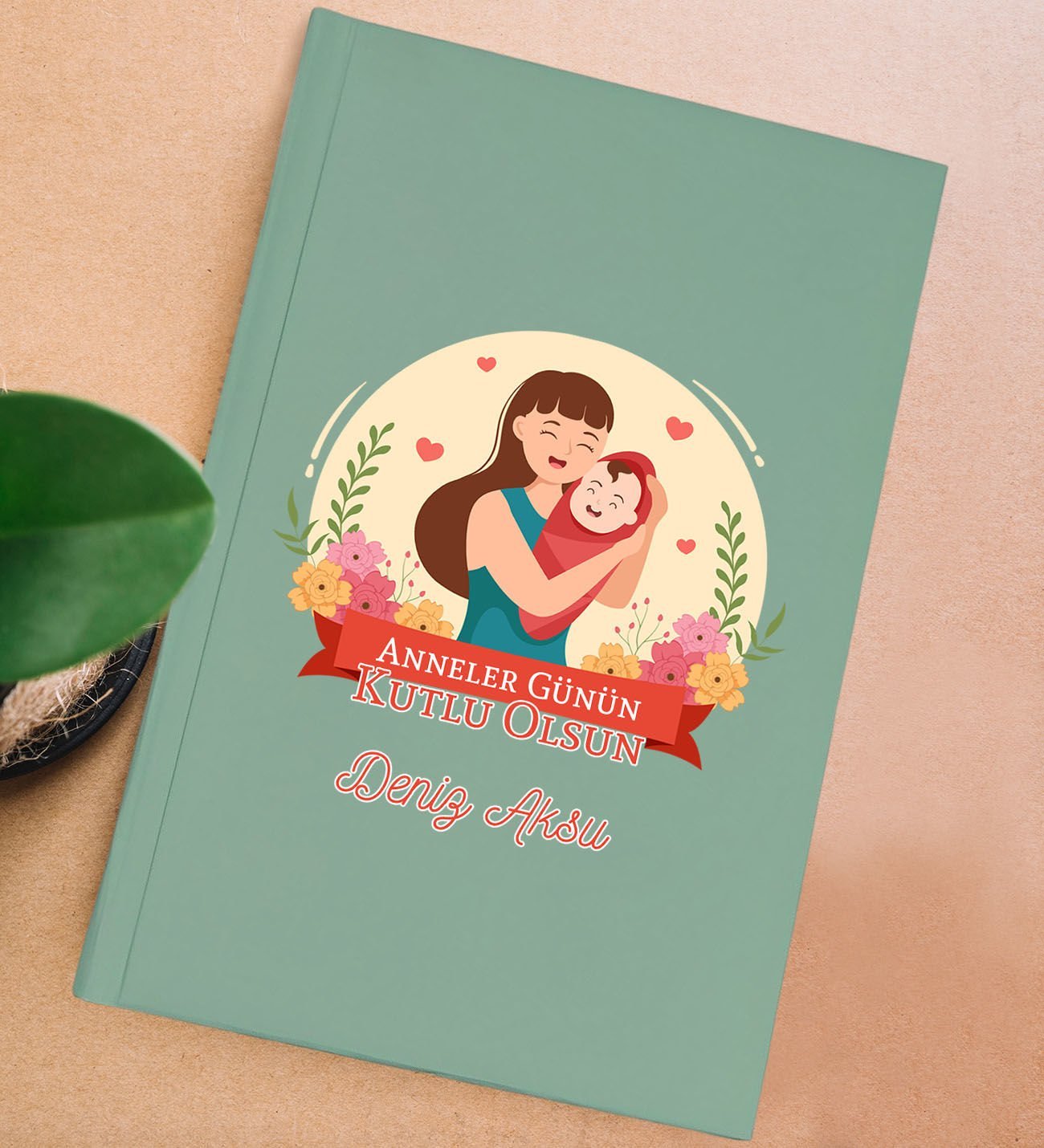 BK Gift Kişiye Özel isimli DTF Anneler Günü Tasarımlı Yeşil Sert Kapaklı Defter-1, Anneye Hediye