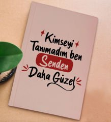 BK Gift Kimseyi Görmedim Ben Tasarımlı Pembe Sert Kapaklı Defter ve Middle Kupa Seti-1, Arkadaşa Hediye, Yeni İş Hediyesi, Doğum Günü Hediyesi