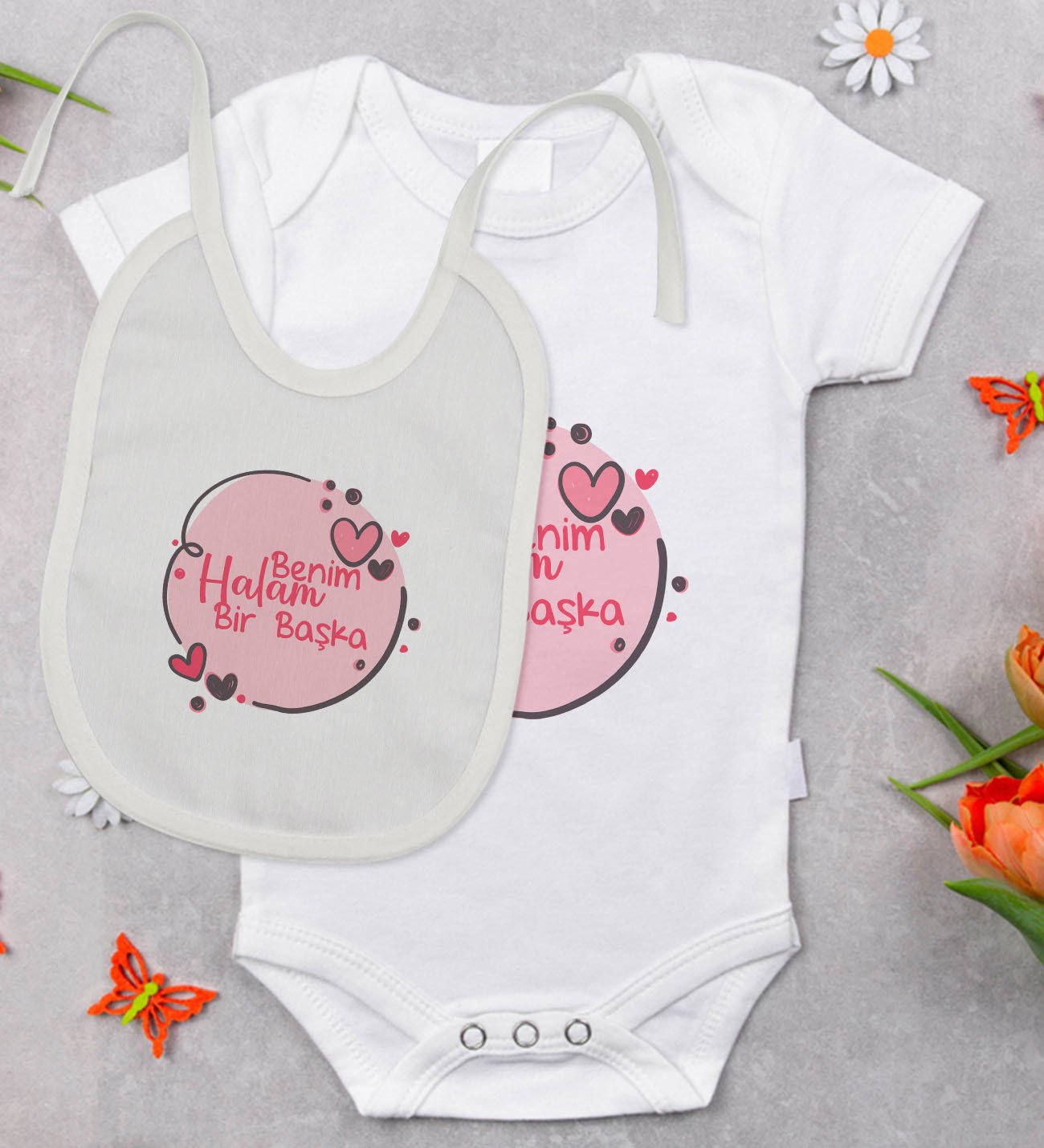 BK Kids Halam Bir Başka Tasarımlı Bebek Body Zıbın ve Mama Önlüğü Hediye Seti - Model 1