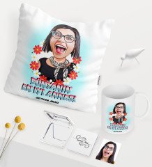Kişiye Özel Dünyanın En İyi Annesi Karikatürlü Beyaz Kupa Ayna Yastık Seti