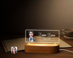BK Gift Kişiye Özel İsimli Doktor Karikatürlü Led Işıklı Akrilik Masa İsimliği-6, Ofis Dekoru, Mesleki Hediye, Ofis Hediyeleri