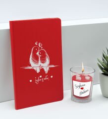 BK Gift Sevgililere Özel İsimli Kırmızı Defter ve Cam Bardakta Kalp Figürlü Kokulu Mum Hediye Seti-1, Sevgiliye Hediye, Sevgililer Günü