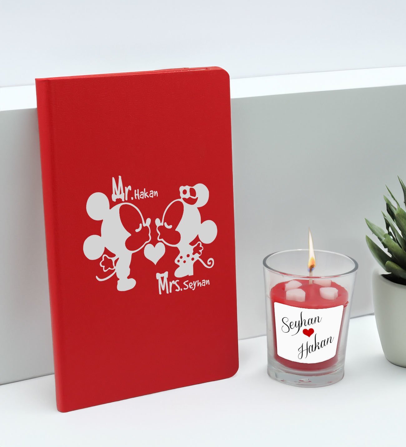 BK Gift Sevgililere Özel İsimli Kırmızı Defter ve Cam Bardakta Kalp Figürlü Kokulu Mum Hediye Seti-2, Sevgiliye Hediye, Sevgililer Günü