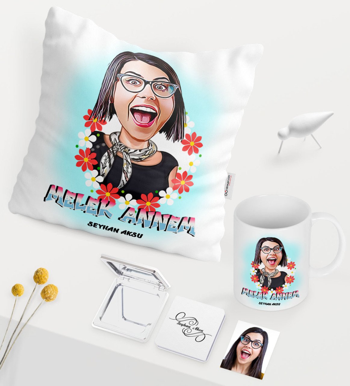Kişiye Özel Melek Annem Karikatürlü Beyaz Kupa Ayna Yastık Seti
