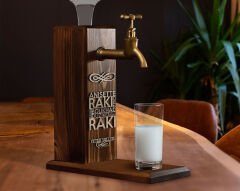 BK Gift Kişiye Özel Kabartma İsimli Musluklu Ceviz Ahşap Rakı Standı, Rakı Çeşmesi, Doğum Günü Hediyesi, Ev Hediyesi, İçecek Dispenseri-1