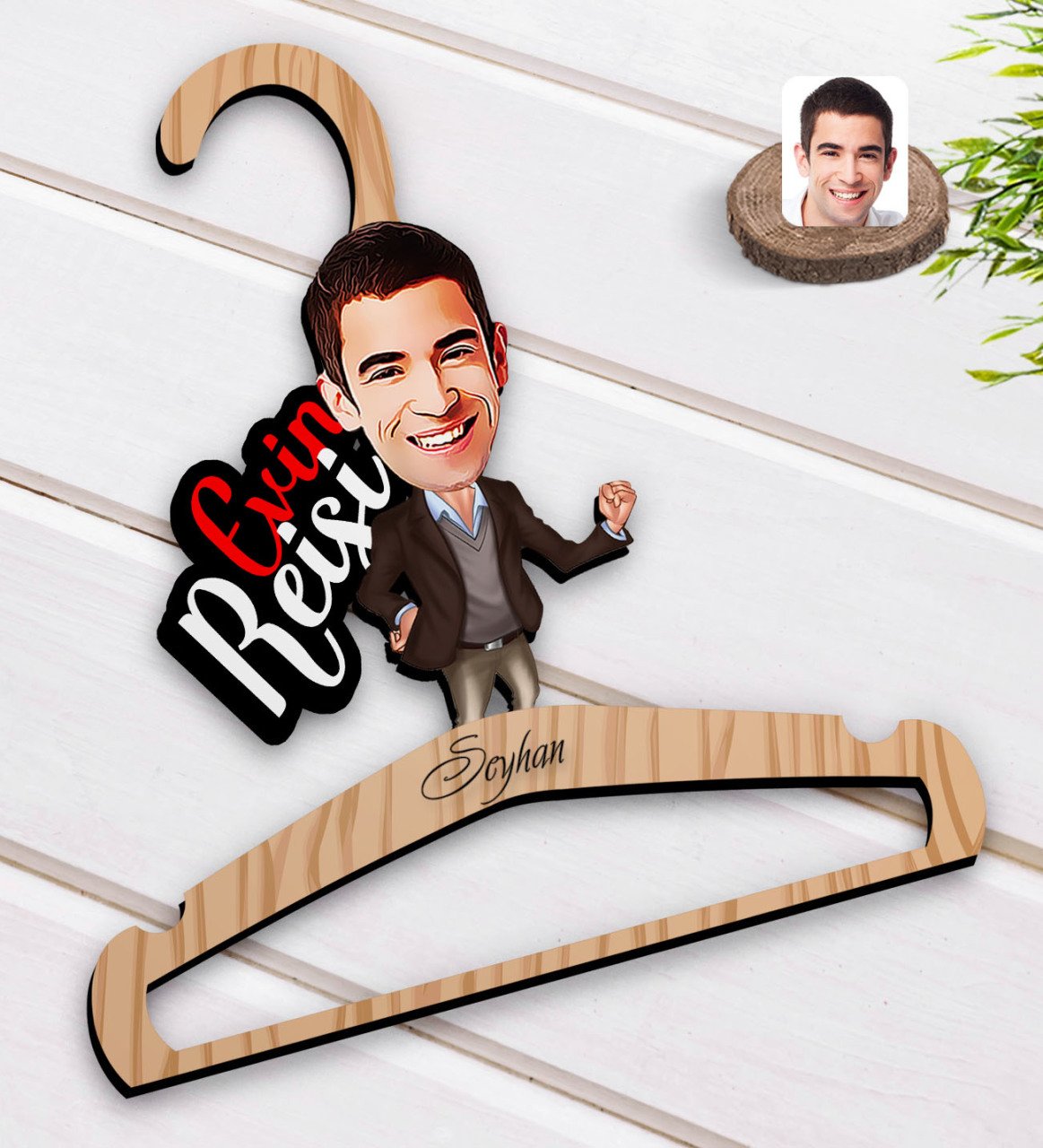 Kişiye Özel Evin Reisi Karikatürlü Standart Boy Ahşap Elbise Askısı-1