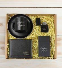 BK Gift Kişiye Özel İsimli Siyah Türk Kahvesi Fincanı&Cüzcan&Çakmak&Sigara Kutusu Hediye Seti, Sevgiliye Hediye, Arkadaşa Hediye, Doğum Günü Hediyesi