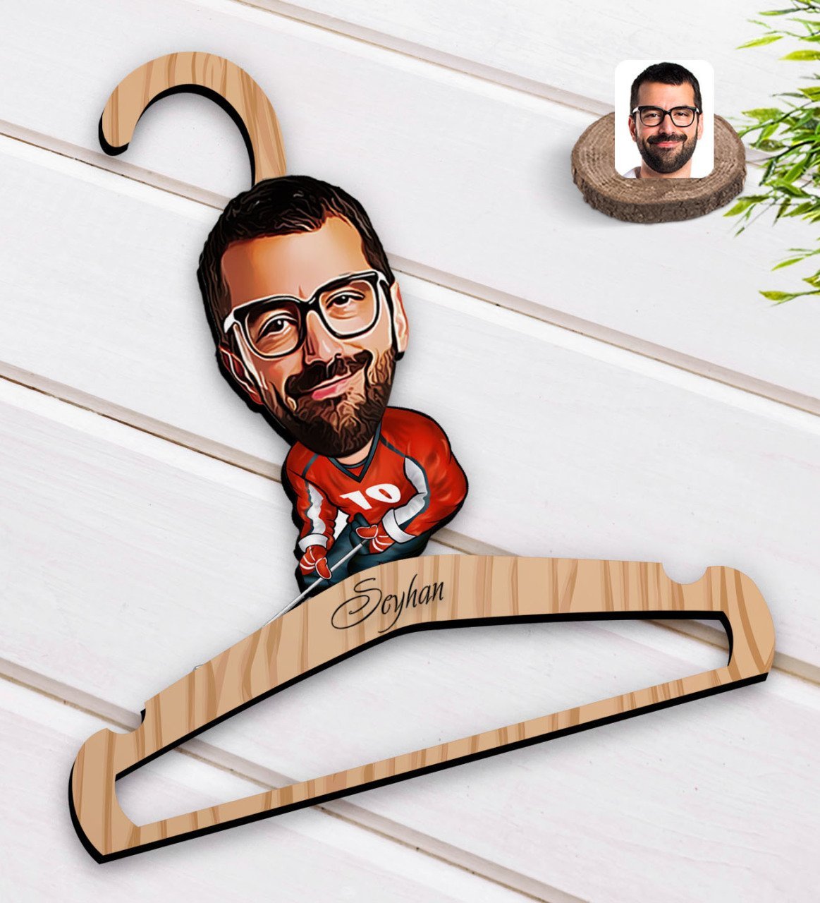 Kişiye Özel Hokeyci Karikatürlü Standart Boy Ahşap Elbise Askısı-1