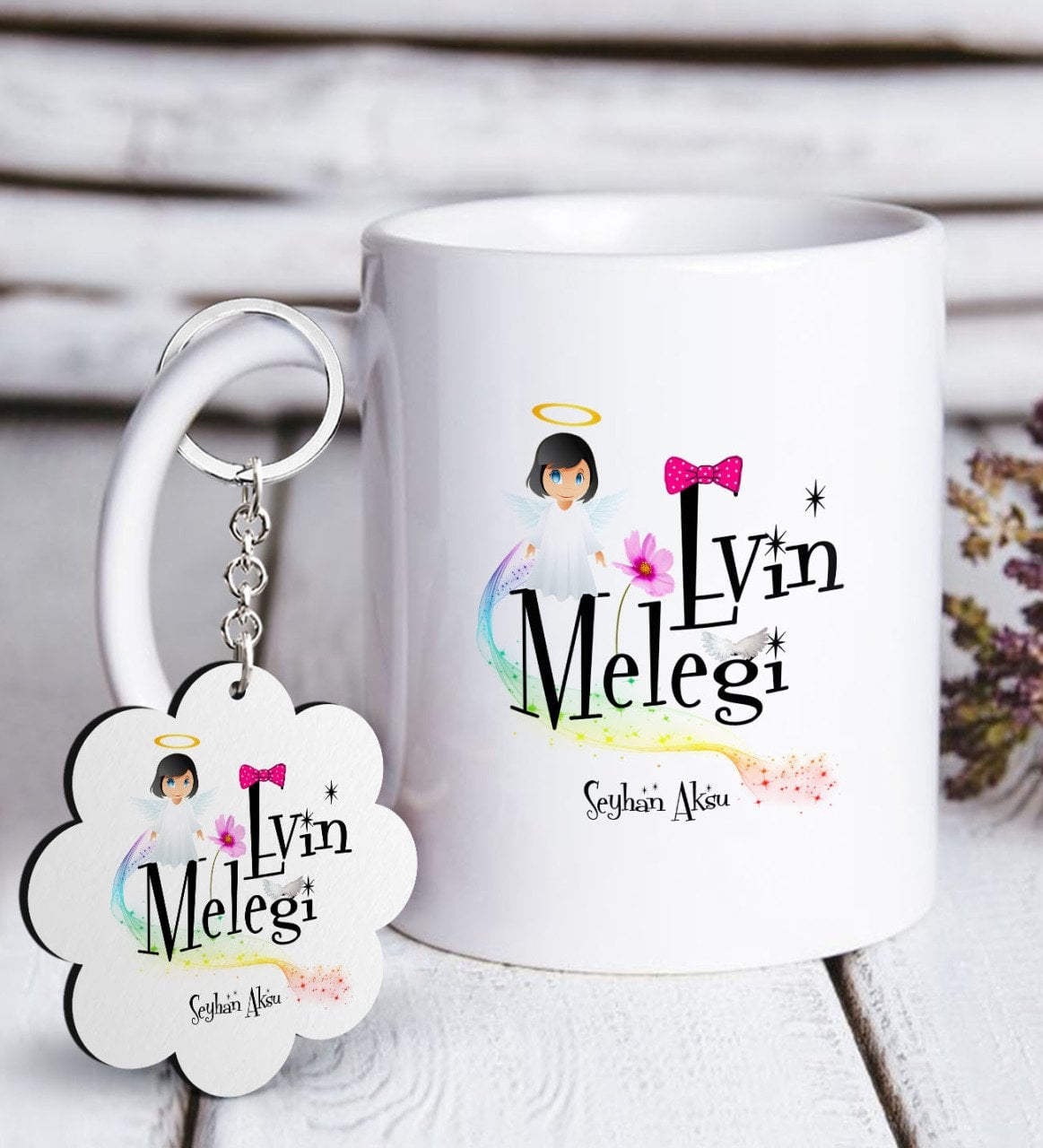 Kişiye Özel Evin Meleği Beyaz Kupa ve Anahtarlık Hediye Seti