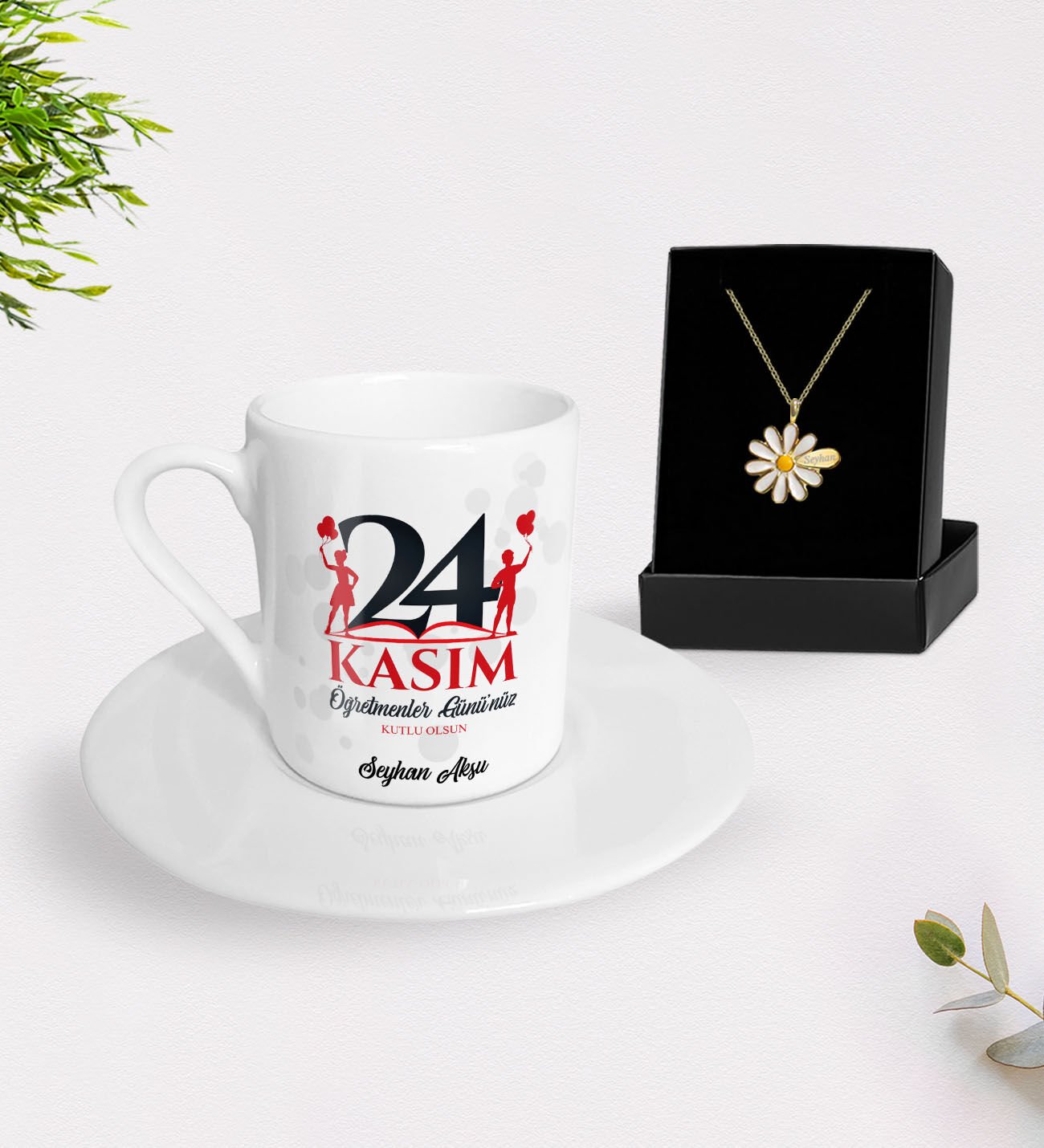 BK Gift Kişiye Özel Öğretmenler Günü Türk Kahvesi Fincanı ve İsimli Papatya Kolye Hediye Seti- 12, Öğretmene Hediye, Öğretmenler Günü