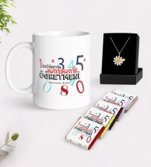 Kişiye Özel İlköğretim Matematik Öğretmeni Beyaz Kupa Çikolata ve İsimli Papatya Kolye Hediye Seti