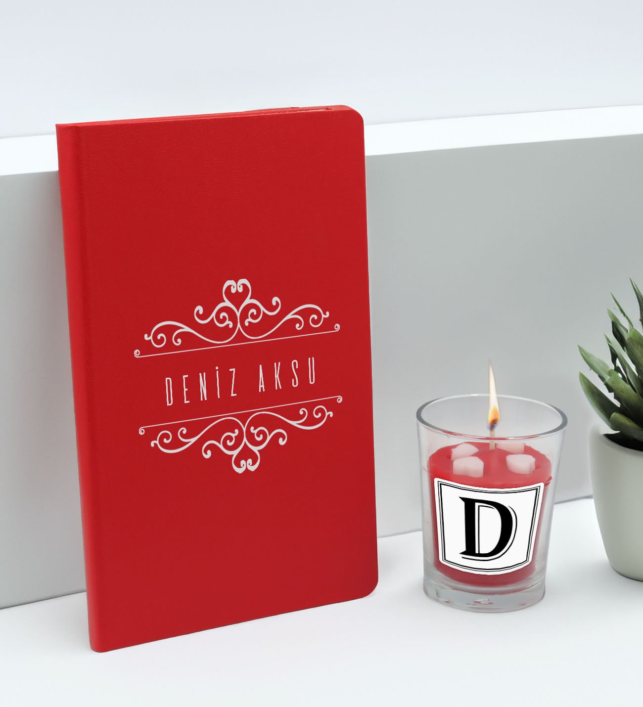 BK Gift Kişiye Özel İsimli Kırmızı Defter ve Cam Bardakta Kalp Figürlü Kokulu Mum Hediye Seti-7, Sevgiliye Hediye, Arkadaşa Hediye