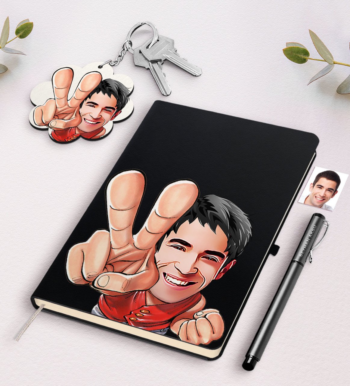 Kişiye Özel Erkek Karikatürlü Siyah Defter Kalem Ve Anahtarlık Hediye Seti-33