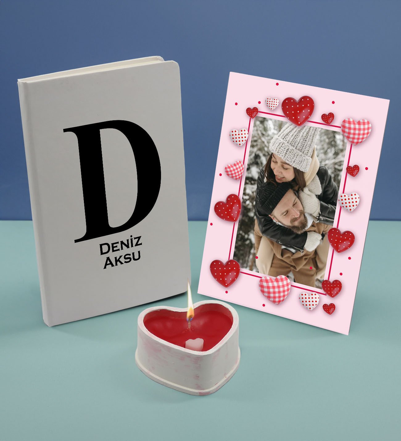 BK Gift Kişiye Özel İsimli Beyaz Defter Dekoratif Çerçeve ve Kalp Taş Obje Kokulu Mum Hediye Seti-5, Sevgiliye Hediye, Arkadaşa Hediye