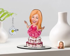 Kişiye Özel Kadın Doğum Günü Karikatürlü 3D Ahşap Biblo ve İsimli Silver Papatya Anahtarlık-1