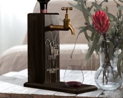 BK Gift Kişiye Özel Kabartma İsimli Musluklu Siyah(Ebony) Ahşap Şarap Standı, Şarap Çeşmesi, Doğum Günü Hediyesi, Ev Hediyesi, İçecek Dispenseri-14