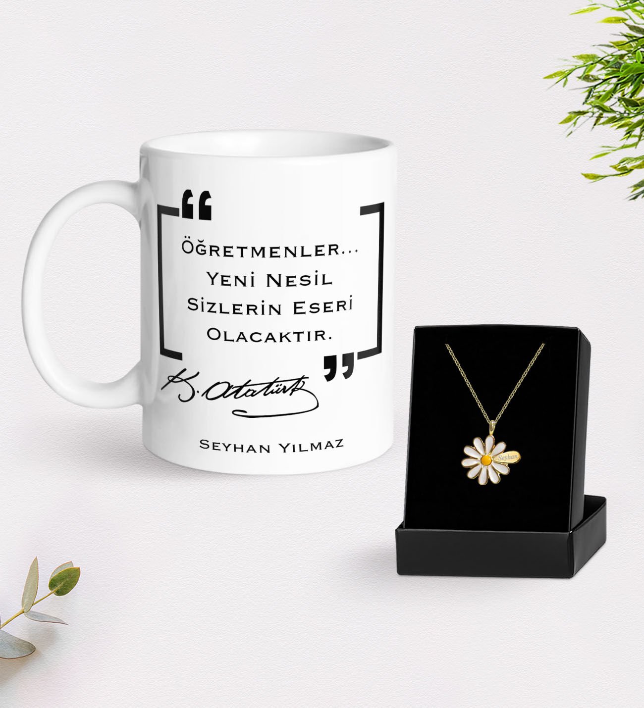 BK Gift Kişiye Özel Öğretmenler Günü Beyaz Kupa ve İsimli Papatya Kolye Hediye Seti- 14, Öğretmene Hediye, Öğretmenler Günü