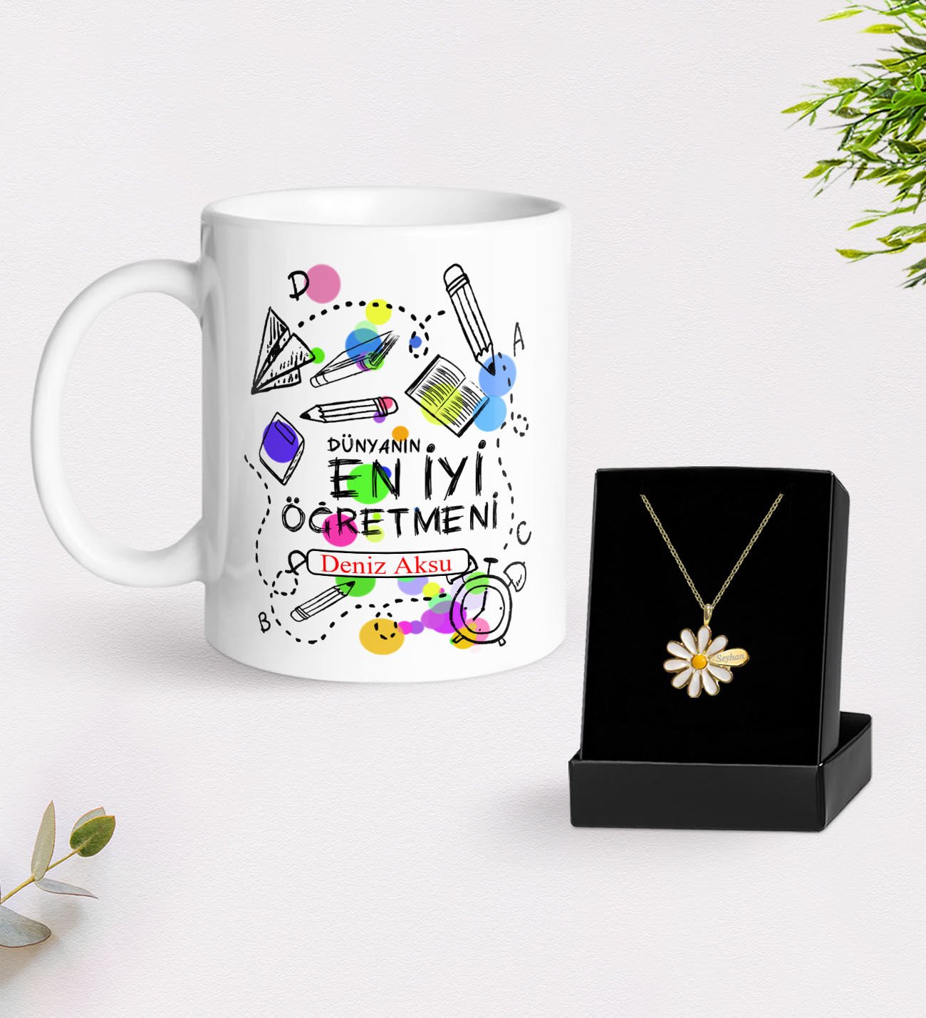 BK Gift Kişiye Özel Öğretmenler Günü Beyaz Kupa ve İsimli Papatya Kolye Hediye Seti- 15, Öğretmene Hediye, Öğretmenler Günü