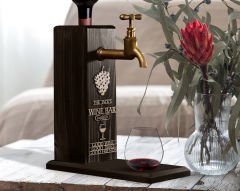 BK Gift Kişiye Özel Kabartma İsimli Musluklu Siyah(Ebony) Ahşap Şarap Standı, Şarap Çeşmesi, Doğum Günü Hediyesi, Ev Hediyesi, İçecek Dispenseri-19