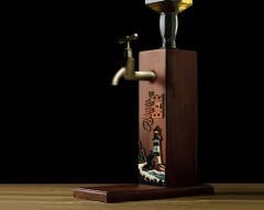 BK Gift Kişiye Özel Kabartma İsimli Musluklu Ahşap Viski Standı-19, Viski Çeşmesi, Doğum Günü Hediyesi, İçecek Dispenseri