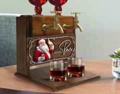 BK Gift Kişiye Özel Kabartma Yeni Yıl Tasarımlı İsimli Çift Musluklu Doğal Ahşap İçki Standı-15, İçki Standı, Doğum Günü Hediyesi, Ev Hediyesi
