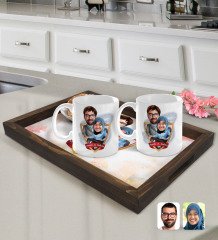 Kişiye Özel İsimli Sevgililer Karikatürlü Doğal Ahşap Tepsi ve 2’li Kupa Bardak Seti-59