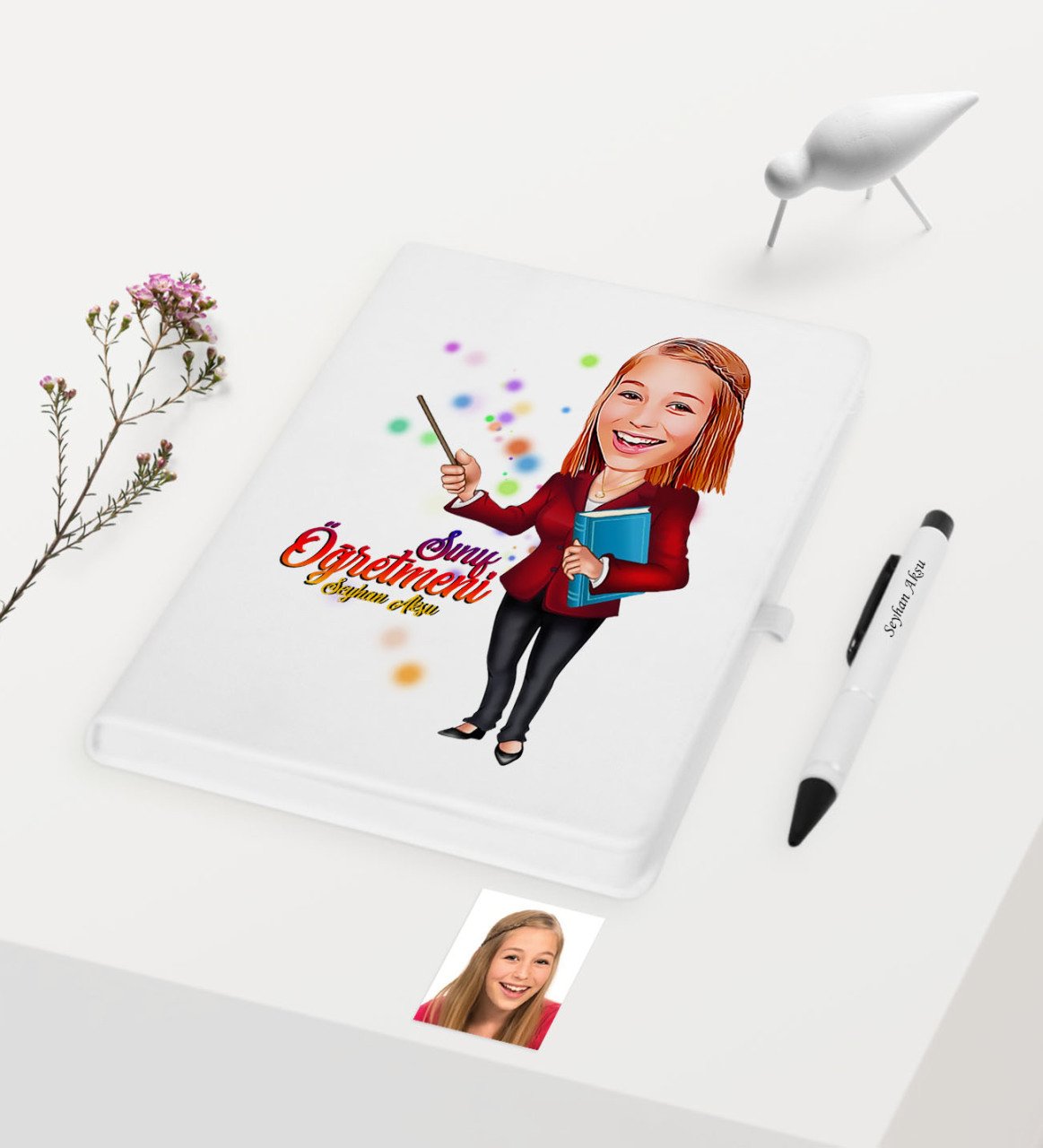 Kişiye Özel Bayan Öğretmen Temalı Karikatürlü Beyaz Defter Kalem Hediye Seti - 3