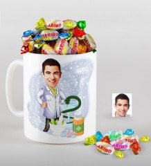 Kişiye Özel Bay Eczacı Karikatürlü Kupa ve Haribo Şeker Hediye Seti-2