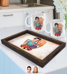 Kişiye Özel İsimli Sevgililer Karikatürlü Doğal Ahşap Tepsi ve 2’li Kupa Bardak Seti-80