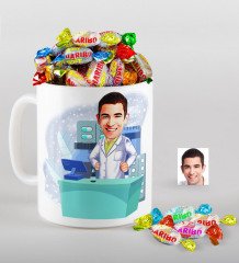 Kişiye Özel Bay Eczacı Karikatürlü Kupa ve Haribo Şeker Hediye Seti-4