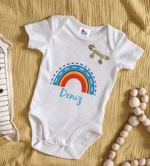 BK Kids Kişiye Özel İsimli Beyaz Bebek Body Zıbın ve Erkek Bebek İğnesi Hediye Seti-2