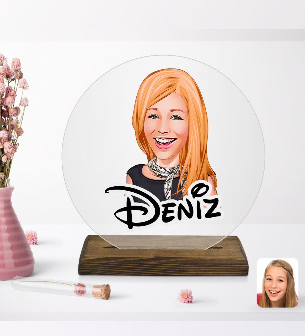 Kişiye Özel Kadın Karikatürlü Yuvarlak Ahşap Standlı Biblo-75
