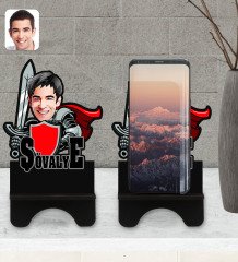 Kişiye Özel Şövalye Karikatürlü Ahşap Biblo Telefon Standı-2