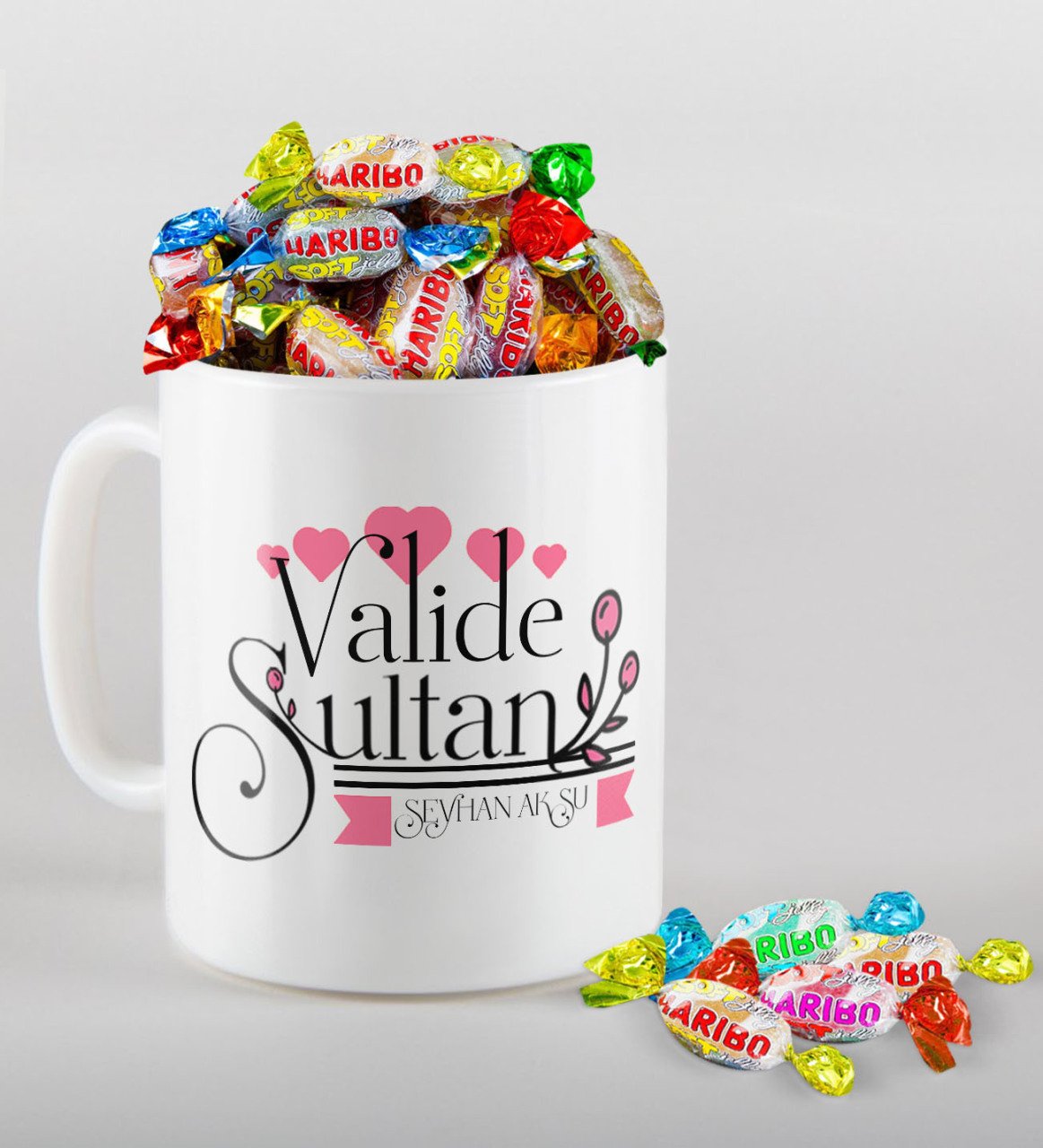 Kişiye Özel Valide Sultan Tasarımlı Beyaz Kupa ve Haribo Şeker Hediye Seti-2