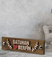 BK Gift Kişiye Özel El Yapımı 3D Kabartma İsimli Metal Ayaklı Doğal Ahşap Masa İsimliği, Yeni İş Hediyesi, Ofis Dekoru-3