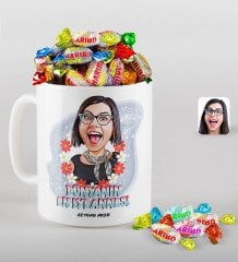 Kişiye Özel Anneler Günü Temalı Dünyanın En İyi Annesi Karikatürlü Beyaz Kupa ve Haribo Şeker Hediye Seti-1