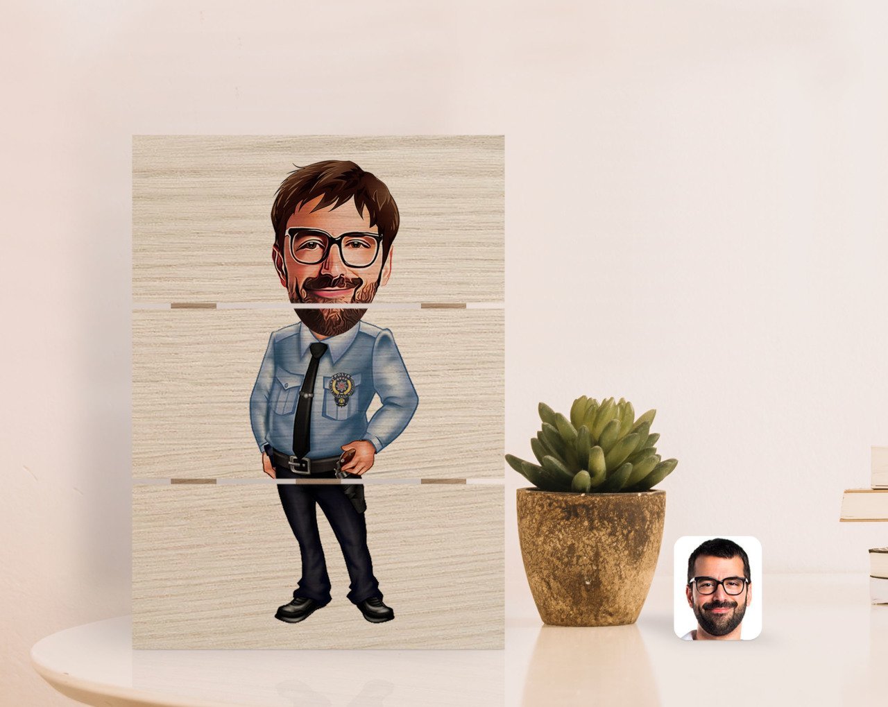 Kişiye Özel Erkek Polis Karikatürlü Otantik Masaüstü Ahşap Palet Çerçeve-1