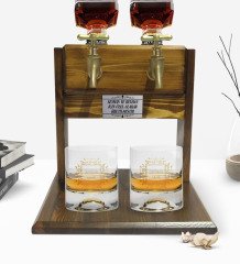 Kişiye Özel Renkli Baskılı İsimli İkili Viski Bardağı ve Çift Musluklu Doğal Ahşap Viski Standı-18