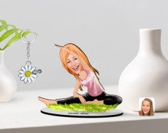 Kişiye Özel Kadın Yoga Karikatürlü 3D Ahşap Biblo ve İsimli Silver Papatya Anahtarlık-1