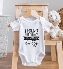 BK Kids His Name Is Daddy Tasarımlı Bebek Body Zıbın ve Mama Önlüğü Hediye Seti - Model 1