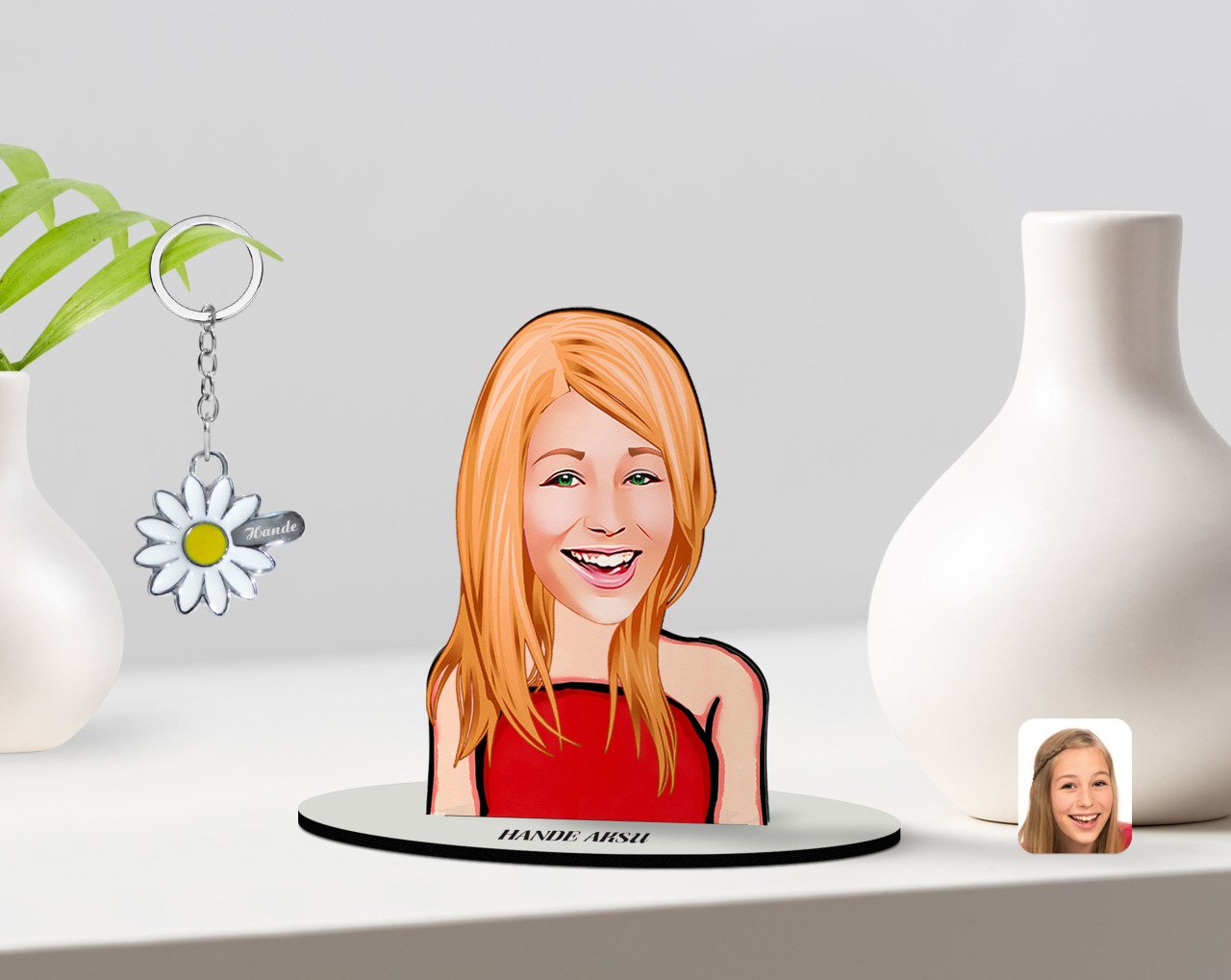 Kişiye Özel Kadın Karikatürlü 3D Ahşap Biblo ve İsimli Silver Papatya Anahtarlık-33